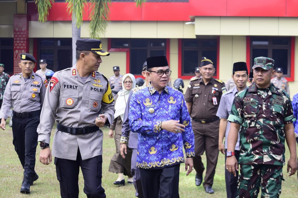 IMG-20231017-WA0038-1024x682-1 Pj. Bupati Banyuasin Hani Syopiar Rustam Siap Bersinergi dalam Pengamanan Pemilu 2024