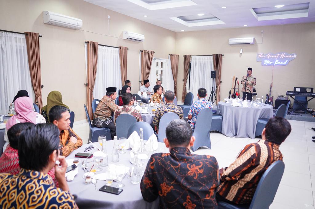 IMG-20231018-WA0015 Pj Bupati Apriyadi Jamu Makan Malam Ketua Pengadilan Tinggi Agama Palembang