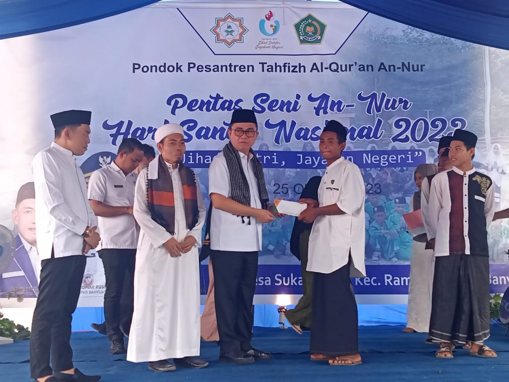 IMG-20231025-WA0071-1024x768-1 Pesantren Wadah Terbentuknya Keseimbangan Kecerdasan Spiritual dan Intelektual