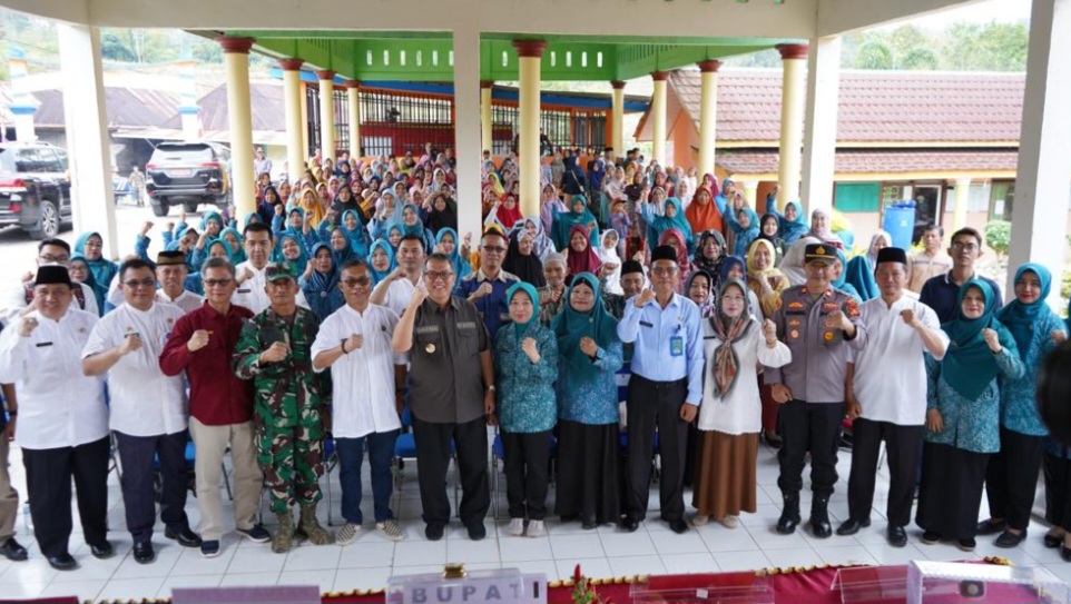 Screenshot_20231023_121539_Chrome Pemkab Muara Enim Salurkan Pangan kepada 1.328 KPM di Semendo Darat Tengah