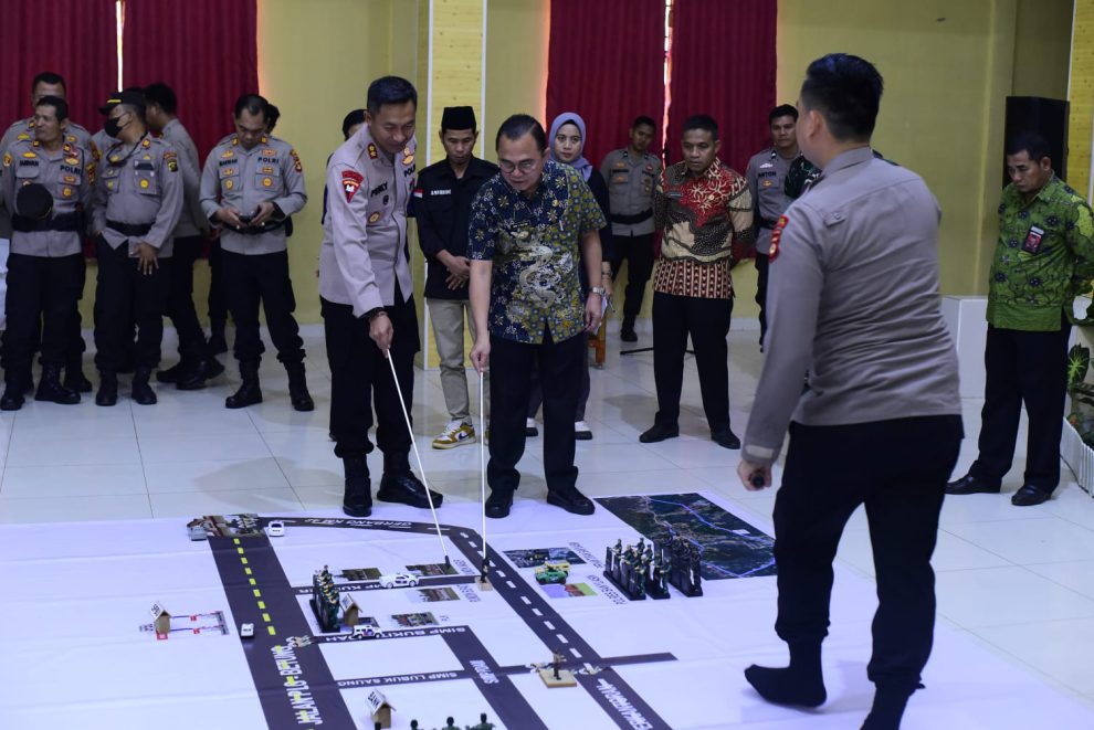 z7 Pj Bupati Hadiri Latihan Alat Peraga Operasi Mantap Brata Musi 2023-2024