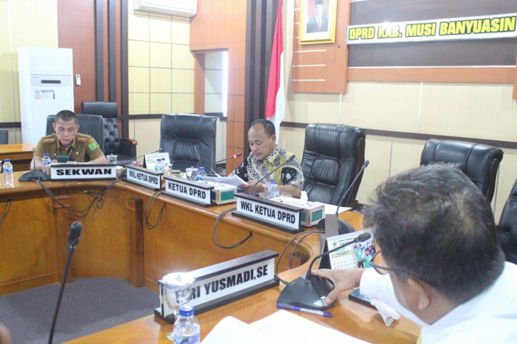 B3-4-1024x682 Fraksi -fraksi DPRD Muba Menerima dan Setujui 3 Raperda jadi Perda