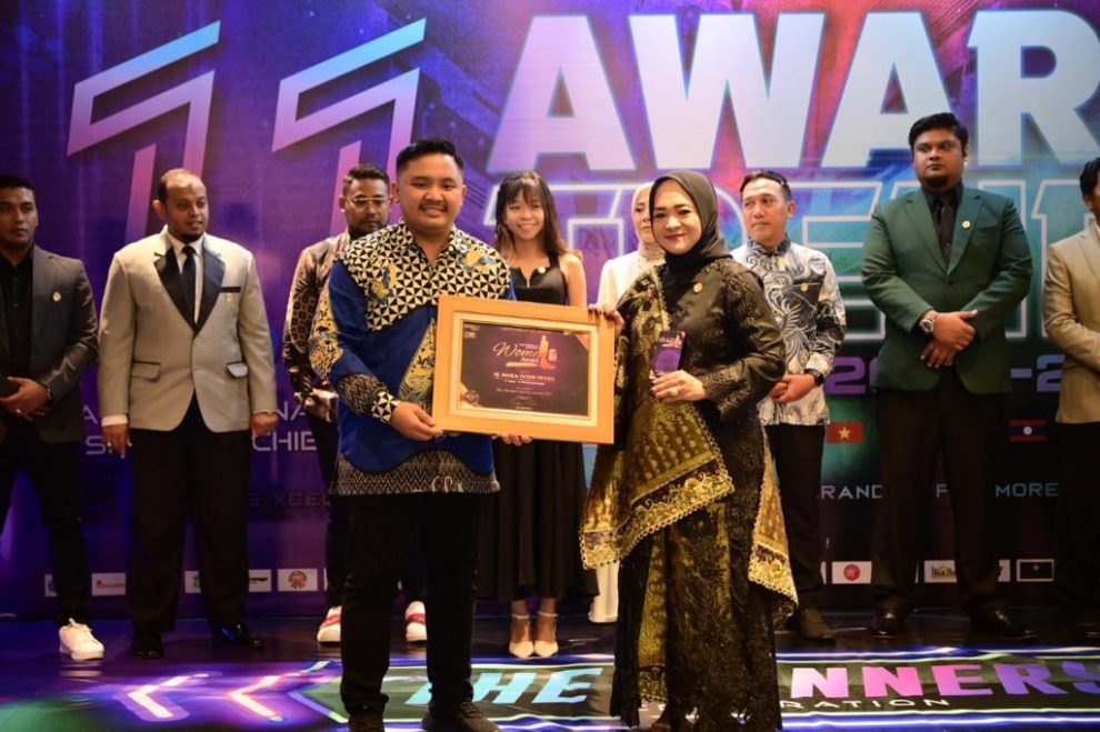 C8 Pj. Ketua TP-PKK Kabupaten Banyuasin Raih BEST INSPIRING & CREATIVITY WOMEN AWARD 2023