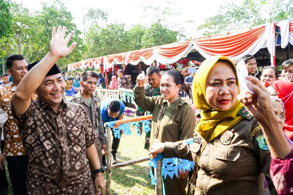 IMG-20231103-WA0060-1024x682 Masif Stabilkan Harga Bahan Pokok, Giliran Sungai Keruh Jadi Sasaran Operasi Pasar