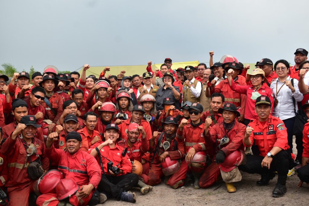 IMG-20231112-WA0040-1024x683 Tinjau Karhutla di OKI,Menteri LHK Sebut Penanganan Sudah Baik