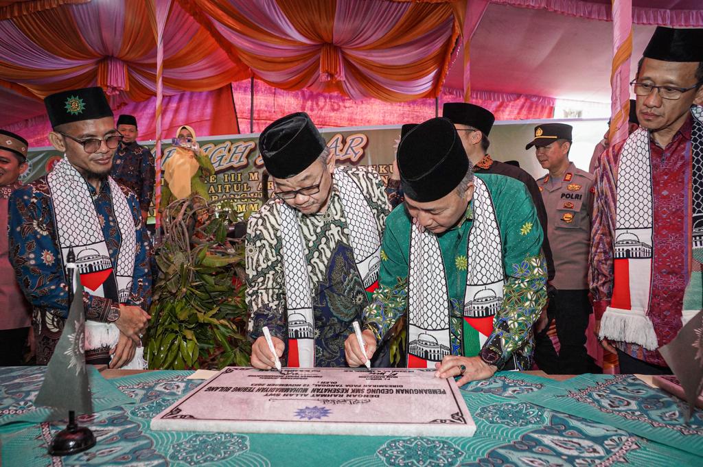 IMG-20231112-WA0049 Pj. Bupati H. Apriyadi Hadiri Tabligh Akbar Sekaligus Milad Muhammadiyah 111 M