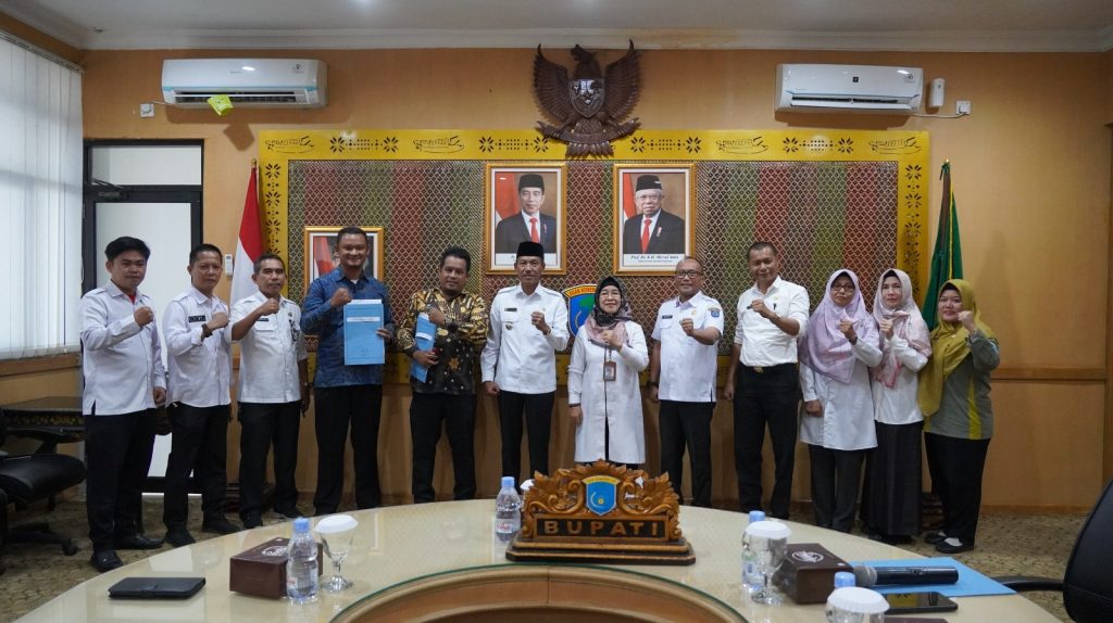 IMG-20231123-WA0118-1024x574 Tingkatkan Minat Baca, Pemkab OKI-Perpusnas Bagikan Ribuan Buku Gratis