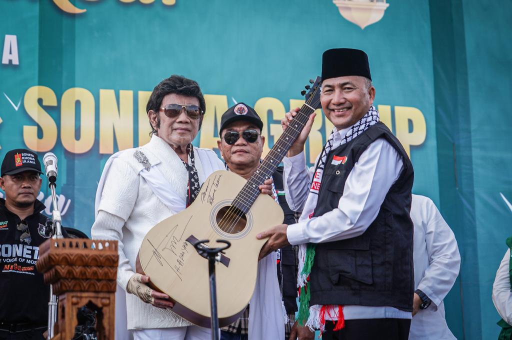 IMG-20231124-WA0092 Lelang Gitar Rhoma untuk Palestina, Tauke Karet dan Minyak Rebutan