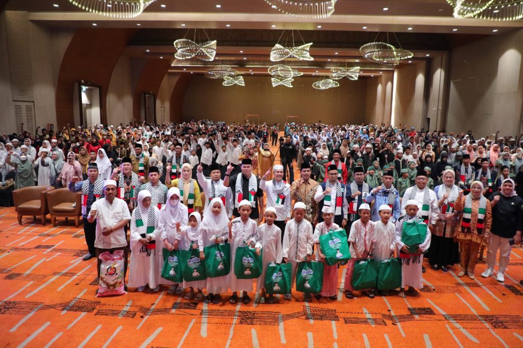 IMG_20231103_WA_0015_77d18fe13e-1024x682 Dukung Rakyat Palestina, Ratu Dewa Kumpulkan Seribu Anak Yatim Piatu di Palembang Gelar Doa Bersama