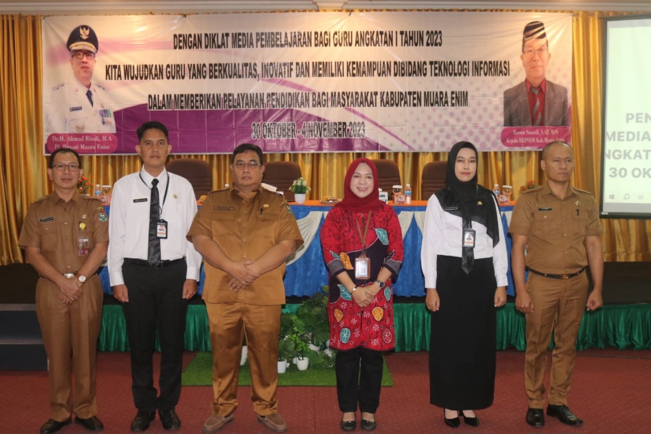 Screenshot_20231101_101524_Chrome Sekda Yulius Buka Diklat Media Pembelajaran Guru Tahun 2023