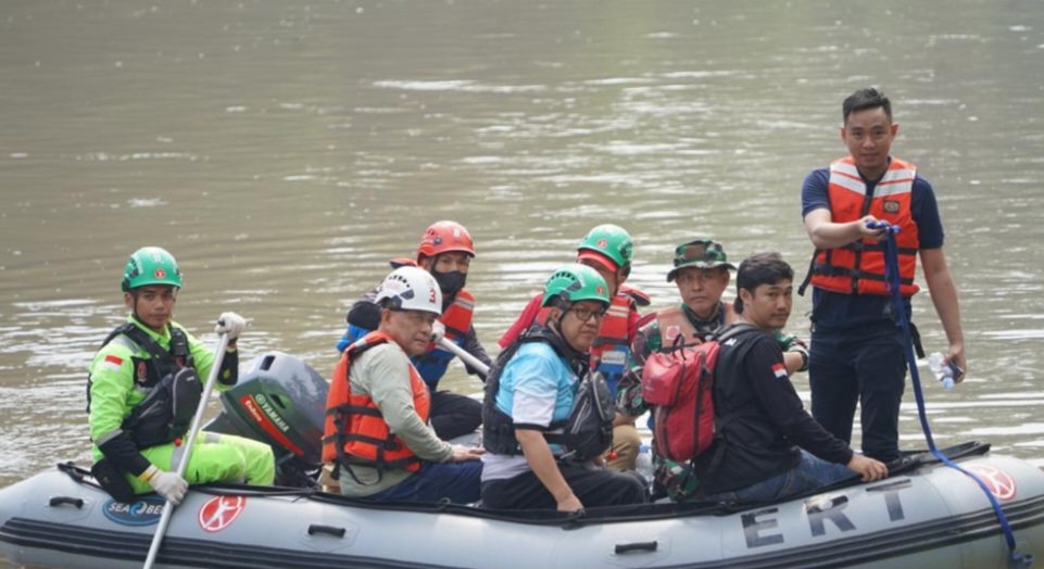 Screenshot_20231104_102518_Chrome Pj Bupati Minta Perusahaan Bersih-bersih Sungai Enim 6 Kali Setahun