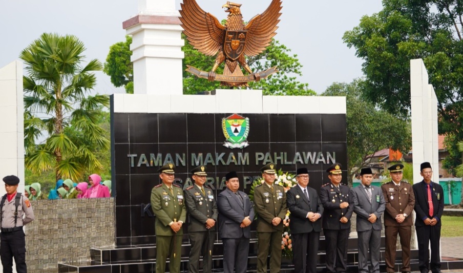 Screenshot_20231112_204407_Chrome Pj Bupati Rizali Pimpin Upacara dan Ziarah Nasional Peringatan Hari Pahlawan ke-78