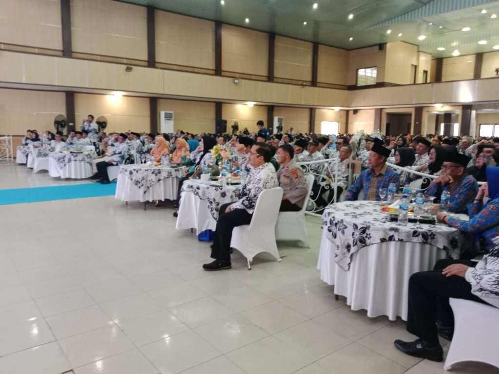 b4-1-1024x768 Khidmat dan Meriah, Bupati Lahat Cik Ujang, SH Hadiri HUT ke-78 Tahun PGRI dan HGN