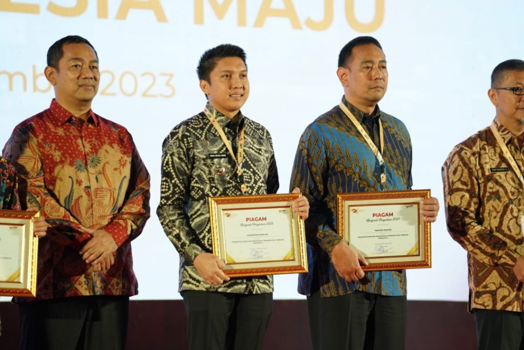 bupati-panca-terima-penghargaan-nominasi-penerima-anugrah-penghargaan-2023-pada-rakornas-pengadaan-barang-dan-jasa-pemerintah-tahun-2023-1024x683 Bupati Panca Terima Penghargaan Nominasi Penerima Anugrah Penghargaan 2023