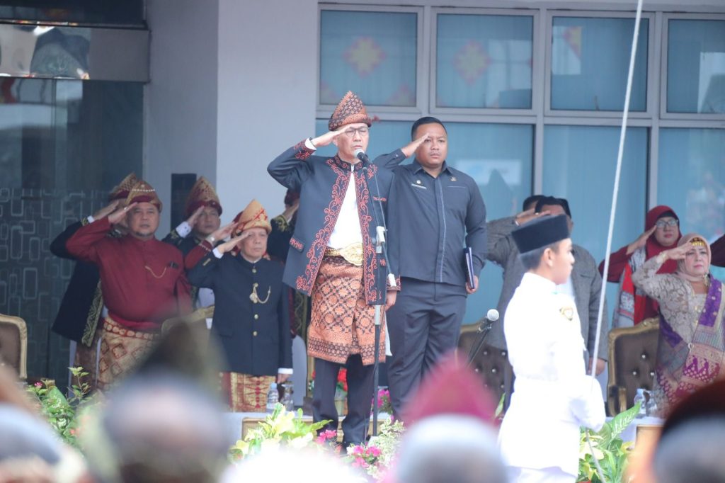 c4-1-1024x682 Pj Walikota Ratu Dewa Serahkan Uang Pembinaan untuk Siswa Berprestasi