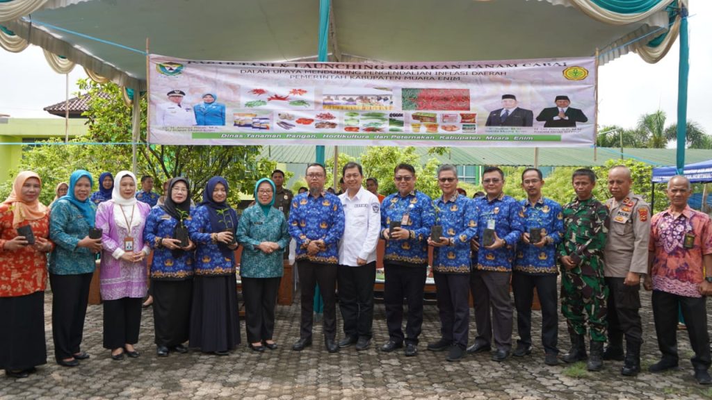 e2-1024x576 Pemkab Muara Enim Luncurkan Pasar Tani dan Gerakan Tanam Cabai