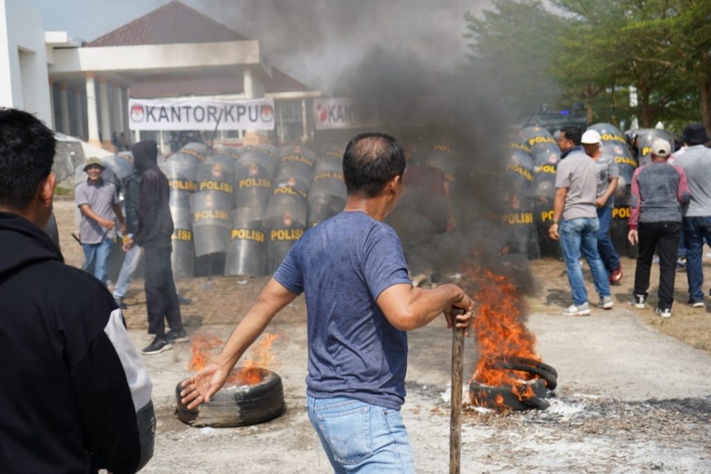 polres-ogan-ilir-mantapkan-operasi-mantab-brata-lewat-latihan-strategi-dan-simulasi-1024x683 Polres Ogan Ilir Mantapkan Operasi Mantab Brata Lewat Latihan, Strategi dan Simulasi