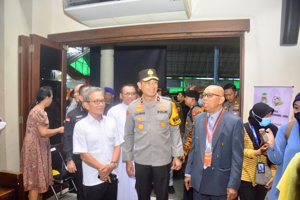 B1 Jelang Natal di Kota Palembang, Sekda Supriono  Bersama Wakapolda Sumsel Pantau Gereja dan Posko Nataru