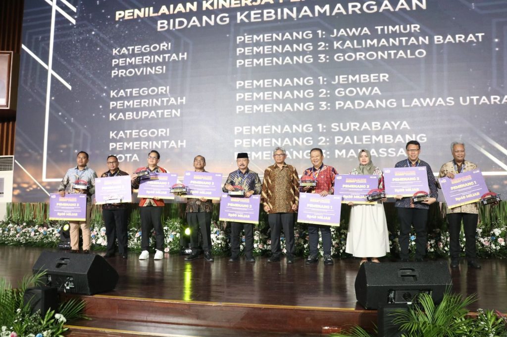 B4-2-1024x682 Pemkot palembang Terima 2 Juara Nasional Bidang Kebinamargaan