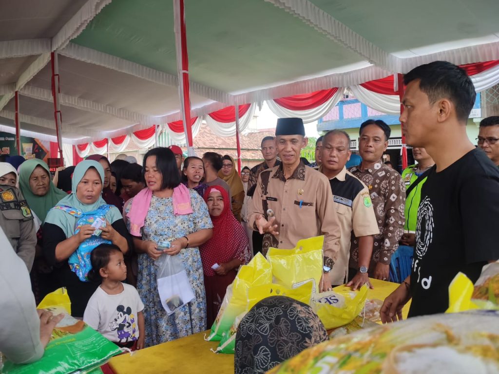 IMG-20231130-WA0083-1024x768 Giliran Warga Lais Serbu Paket Sembako Murah