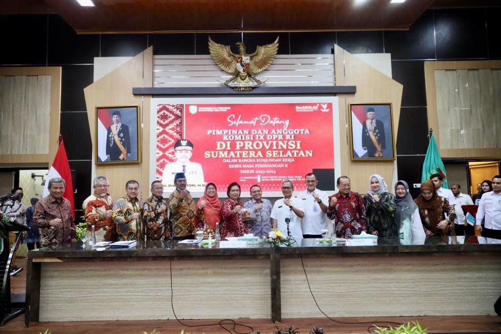 IMG-20231206-WA0133 Terima Reses Komisi IX DPR RI, Sekda Supriono Paparkan Program  Kesehatan dan Ketenagakerjaan di Sumsel