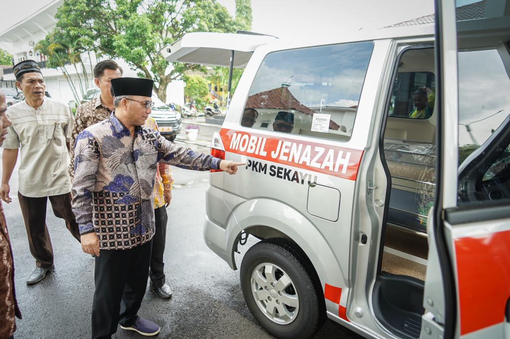 IMG-20231210-WA0083 Demi Melayani Masyarakat, Pj. Bupati Muba Serahkan Mobil Jenazah