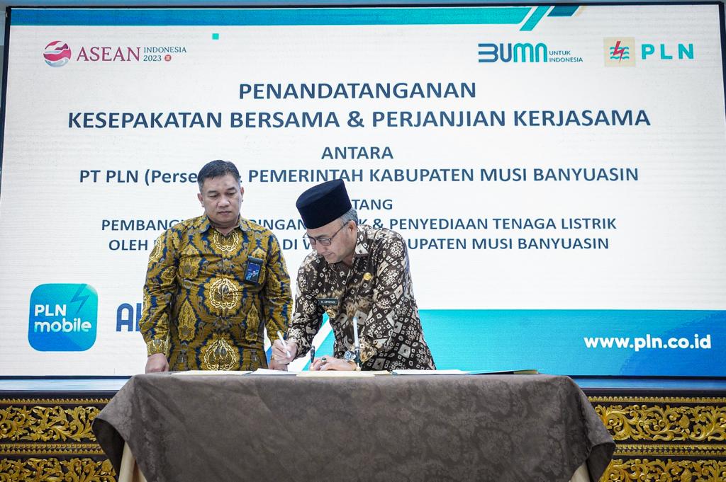 IMG-20231221-WA0055 Pj Bupati Apriyadi Berhasil Alihkan Pelanggan MEP ke PLN, Jadikan Muba Terang Benderang