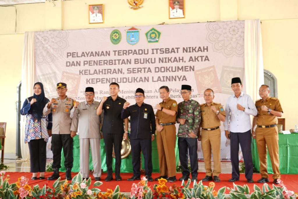 bupati-ogan-ilir-membuka-pelayanan-itsbat-nikah-terpadu-kab-ogan-ilir-kerjasama-pemerintah-kab-ogan-ilir-dengan-pengadilan-agama-kayuagung-dan-kementrian-agama-kab-ogan-ilir-1024x683 Bupati Panca Wijaya Akbar, SH Buka Pelayanan Itsbat Nikah Terpadu Kabupaten Ogan Ilir