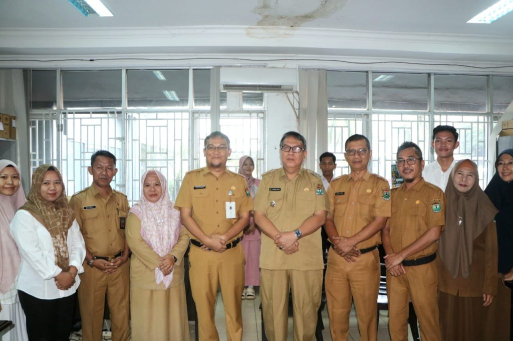 A3-1024x682 Pj. Bupati H. Ahmad Rizali Inspeksi Kehadiran ASN