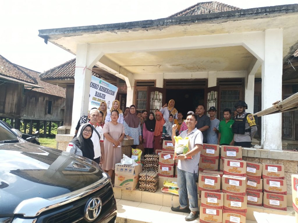 IMG-20240123-WA0124-1024x768 Dinkes Muba Bersama Keluarga Pengeran H Anang Mahidi Sambangi dan Beri Bantuan Warga Terdampak Banjir