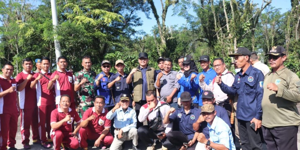 B5-1024x512 Pj. Bupati Lahat Ajak Masyarakat Desa Sukarami Gotong Royong Bersama