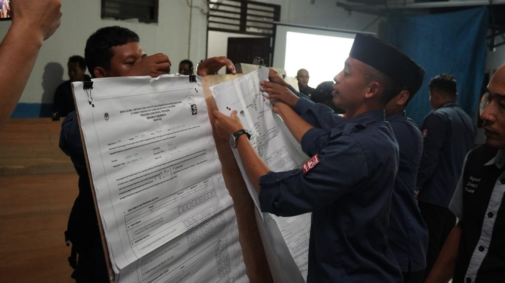 IMG-20240220-WA0041-1024x574 Hingga Dini Hari, Pj. Bupati dan Forkopimda OKI Pantau Pleno PPK di 4 Kecamatan