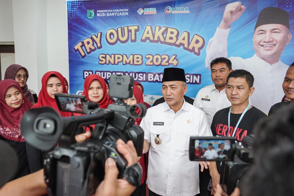 IMG-20240228-WA0084-1024x681 Fasilitasi Peserta Didik Hadapi SNPMB 2024, Pj Bupati Apriyadi Gelar TO Akbar