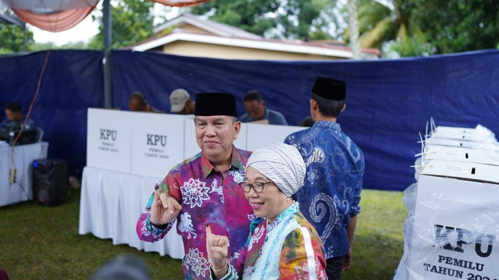 a5-1024x576 Nyoblos di TPS 021, Pj Bupati Rizali Ajak Masyarakat Gunakan Hak Pilih dengan Bijak