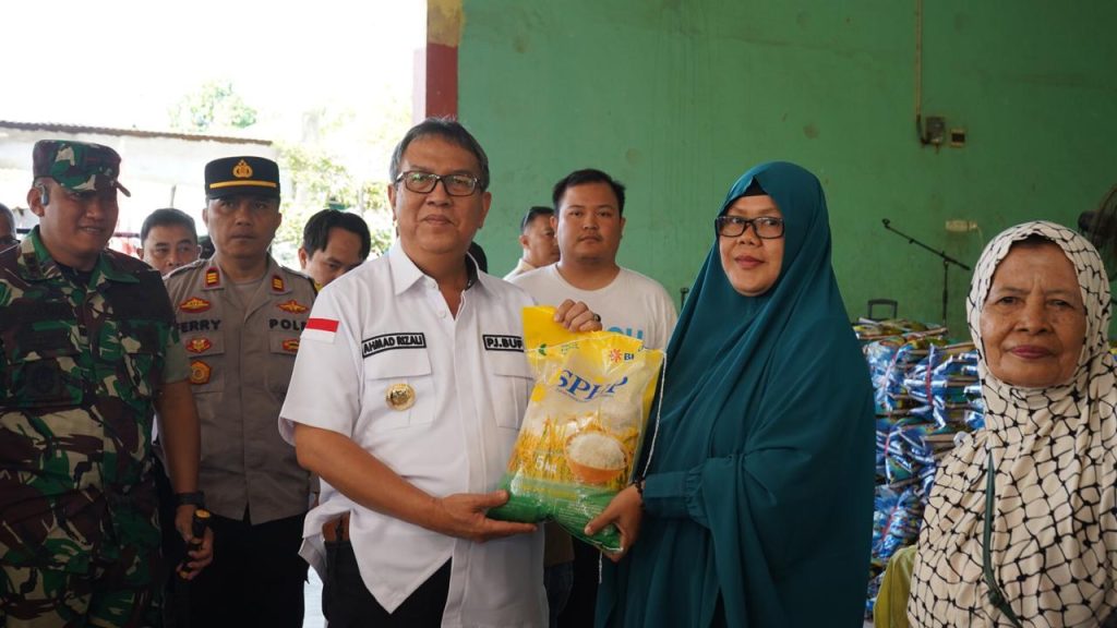 b1-1-1024x576 Tekan Laju Inflasi, Pemkab Muara Enim Gelar Operasi Pasar Murah