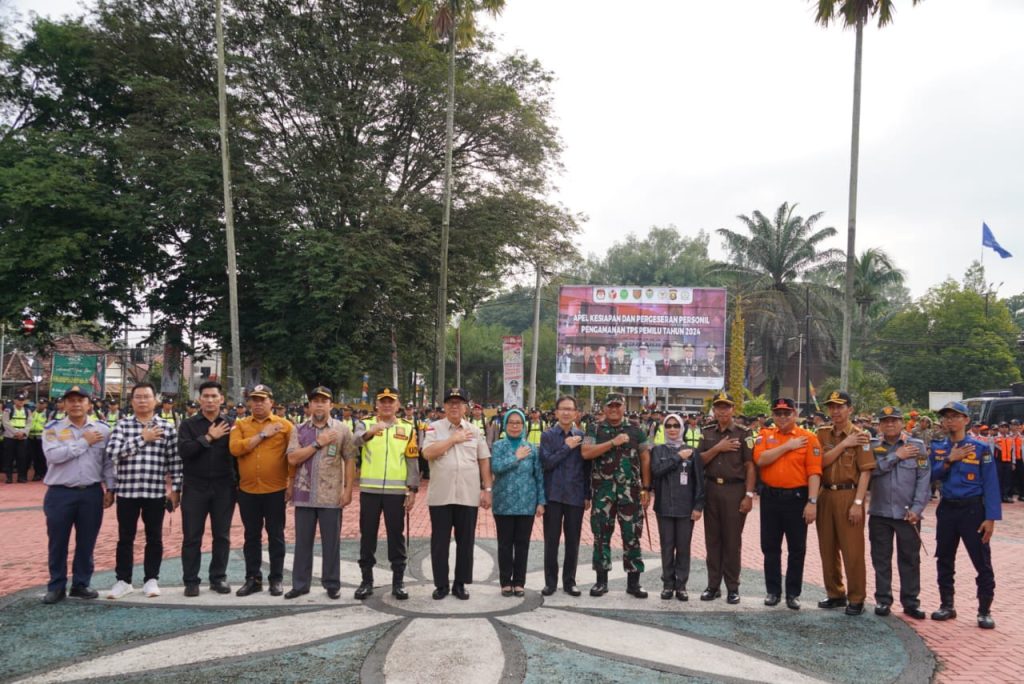 b1-1024x684 Pj Bupati Muara Enim Hadiri Apel Pergeseran Pasukan untuk Pengamanan TPS Pemilu 2024