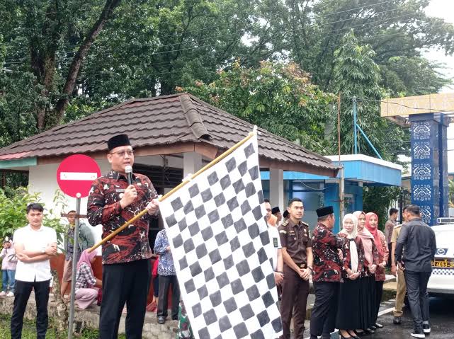 b1-2 Pj Bupati Lahat Lepaskan Pawai Ta'rup Sekaligus Buka MTQ Tingkat Kabupaten