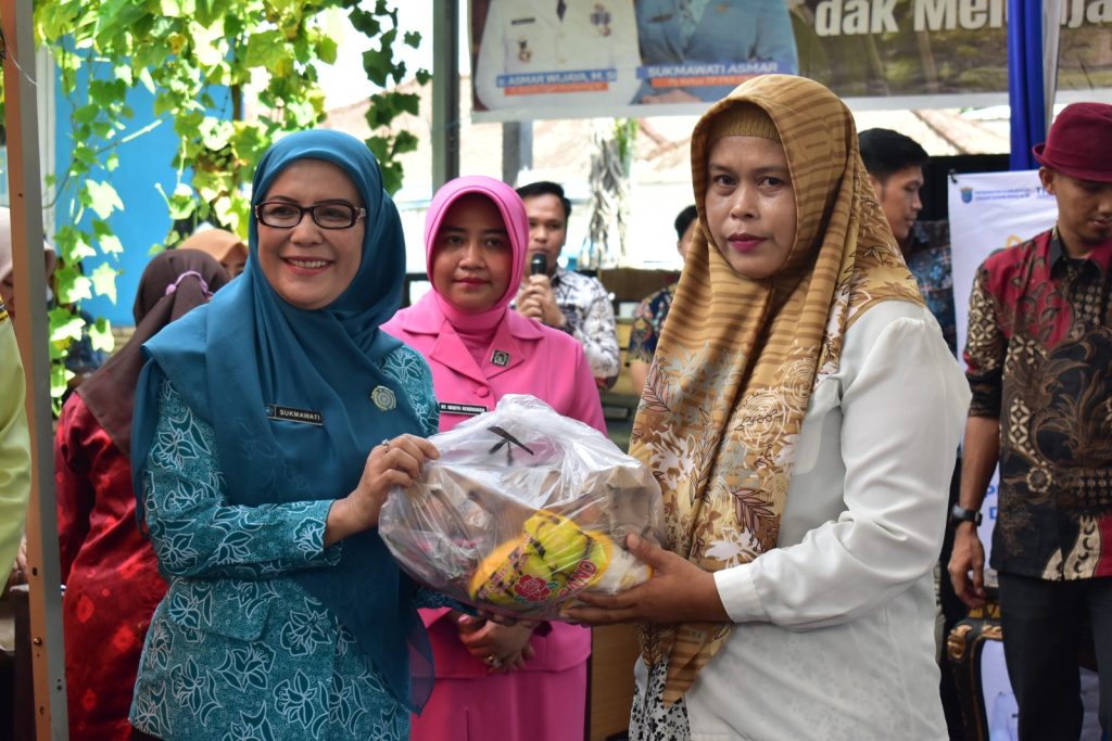 b5-1024x683 Kendalikan Harga, Pemkab OKI Gencarkan Pasar Murah