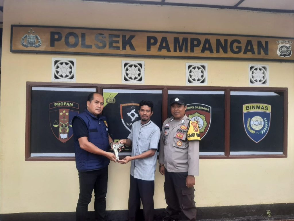 A3-2-1024x768 Warga Desa Pampangan Serahkan Senpira