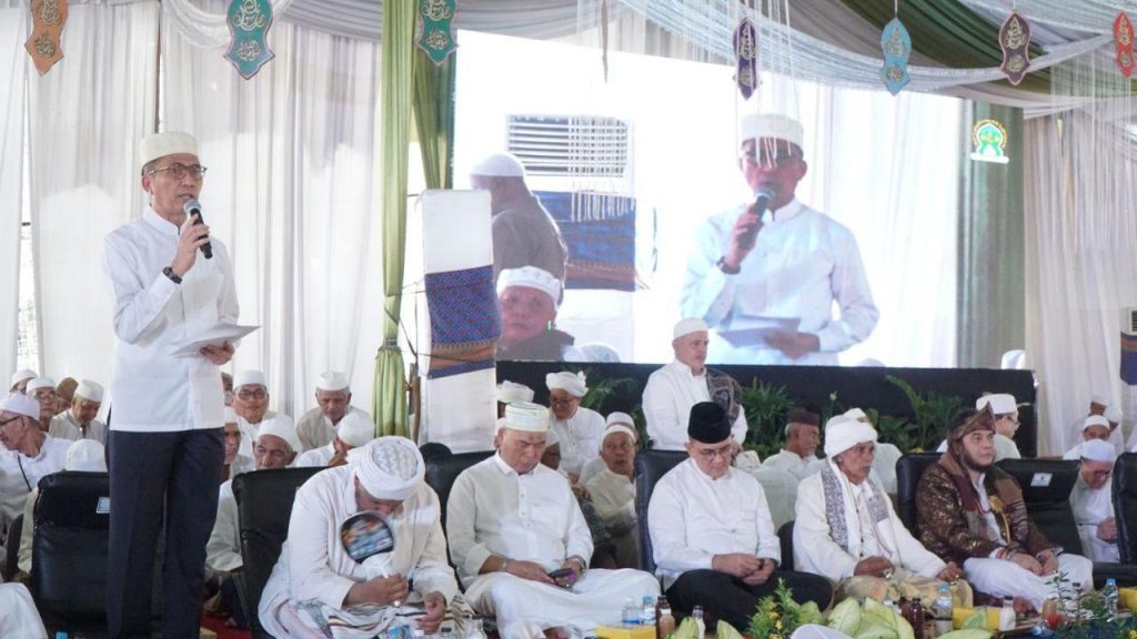 A8-1024x576 Dekatnya dengan Ulama, Ratu Dewa Hadiri Puncak Ziarah Kubro