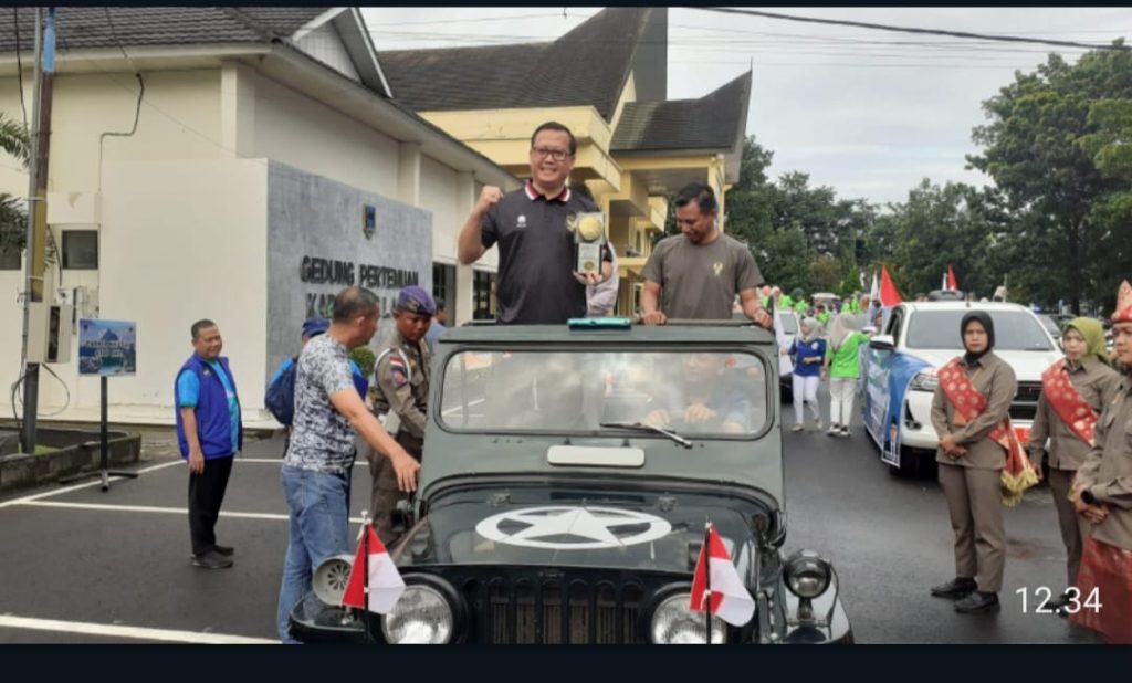 IMG-20240309-WA0082-1024x618 Ke-10 Kalinya, Pj Bupati Lahat Arak Piala Adipura