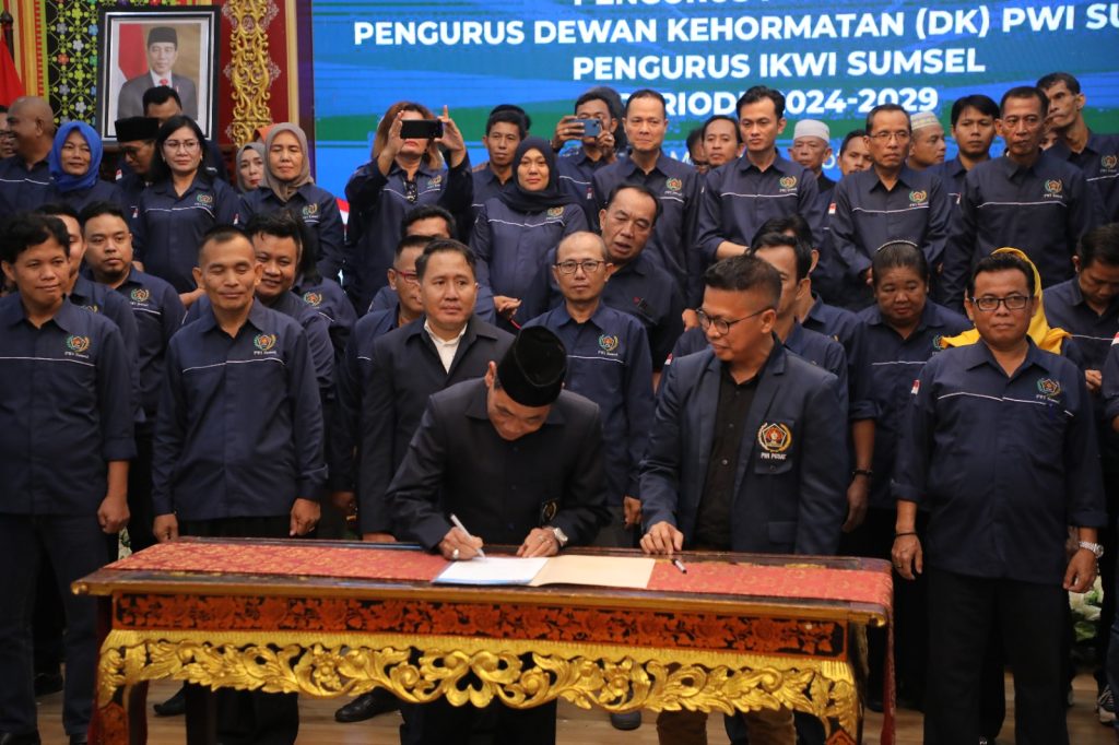 IMG-20240325-WA0323-1-1024x682 Pengurus PWI Sumsel Masa Bhakti 2024-2029 Resmi Dilantik