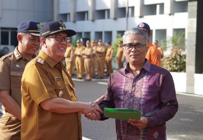 Screenshot_20240304_135050_Chrome Apel Gabungan Maret 2024, Pj. Bupati Serahkan SK Pensiun Pegawai dan Bantuan Purna Bakti Korpri