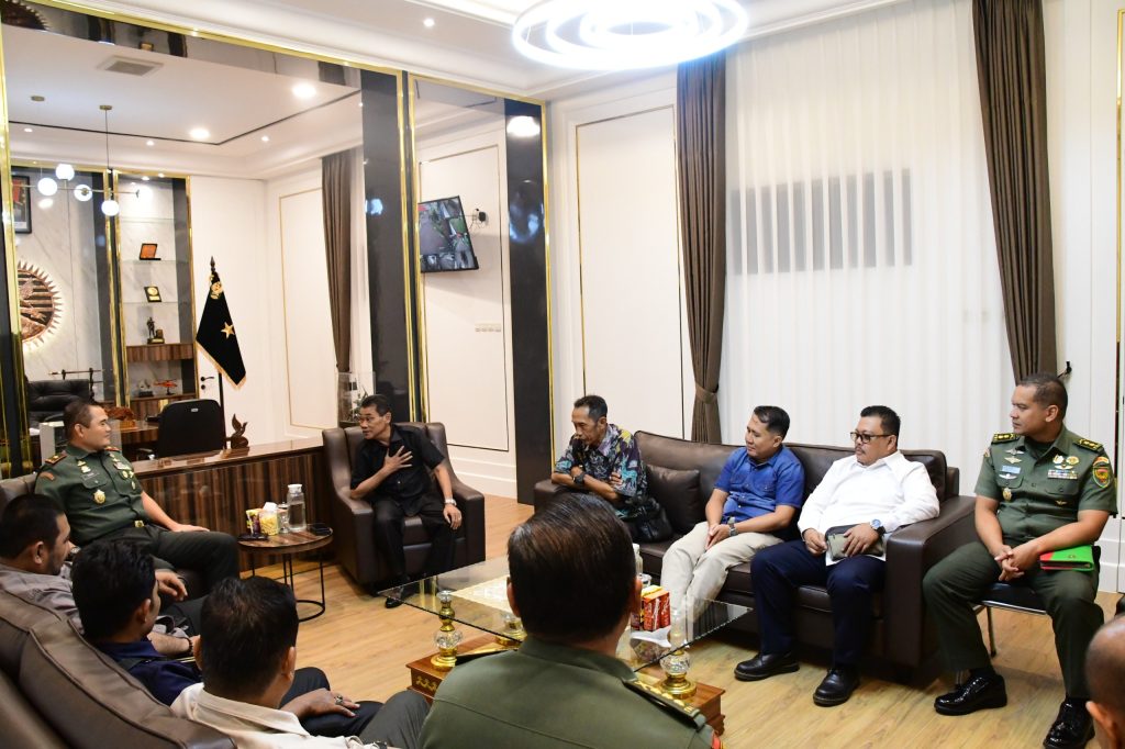 a3-6-1024x682 Ketua PWI Sumsel bersama Danrem 044/Gapo Bahas Sinergitas
