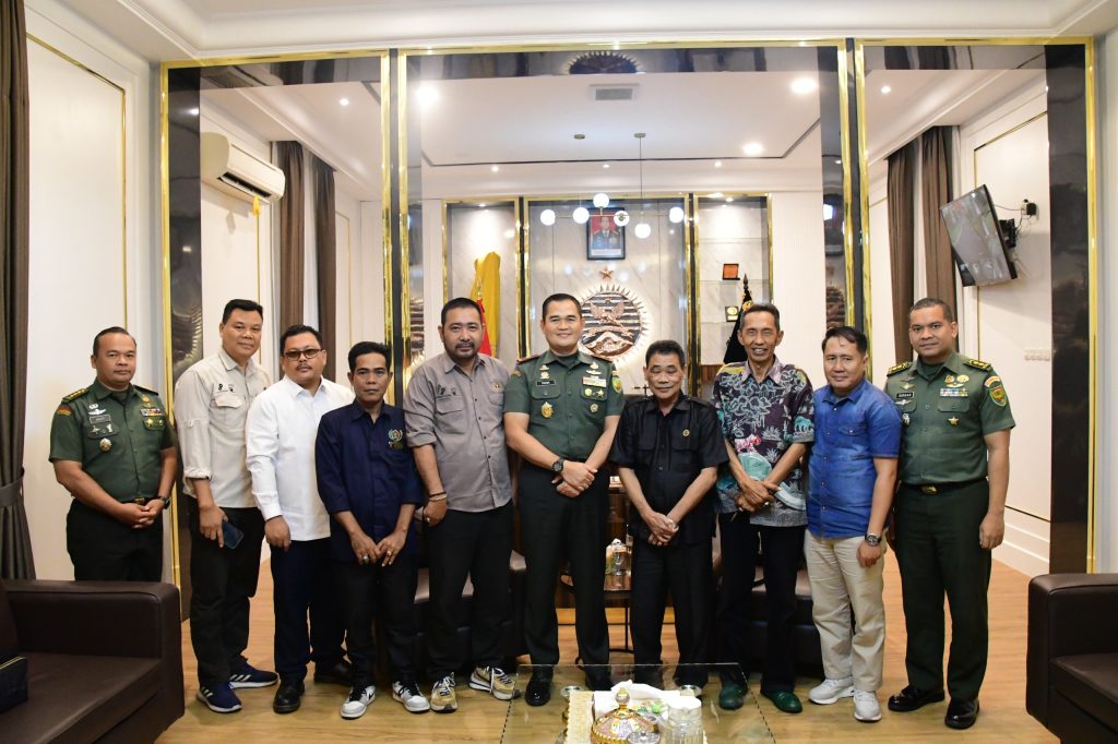 a4-6-1024x682 Ketua PWI Sumsel bersama Danrem 044/Gapo Bahas Sinergitas