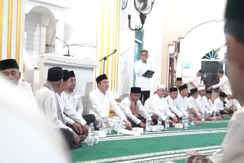 bupati-panca-melaksanakan-safari-ramadhan-1445h-di-desa-tanjung-tambak-baru-kec-tanjung-batu-1024x683 Bupati Panca Wijaya Akbar,SH Gelar Safari Ramadhan di Tanjung Batu