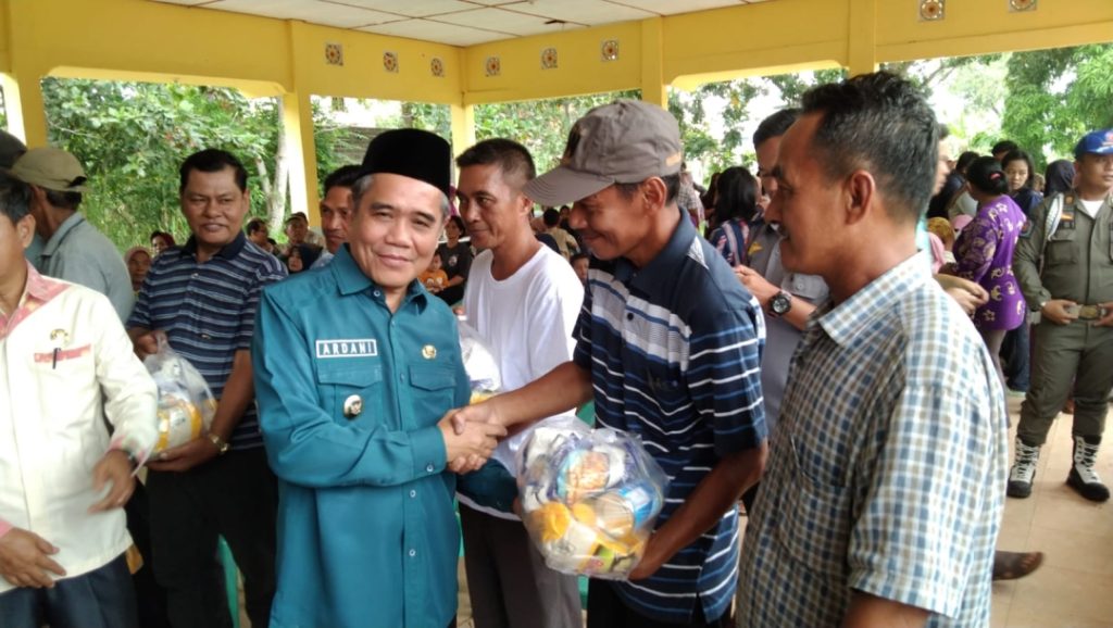 wabup-ardani-operasi-pasar-murah-di-kec-pemulutan-barat-dan-kec-rantau-panjang-1024x578 Wabup Ardani Operasi Pasar Murah di Pemulutan Barat dan Rantau Panjang