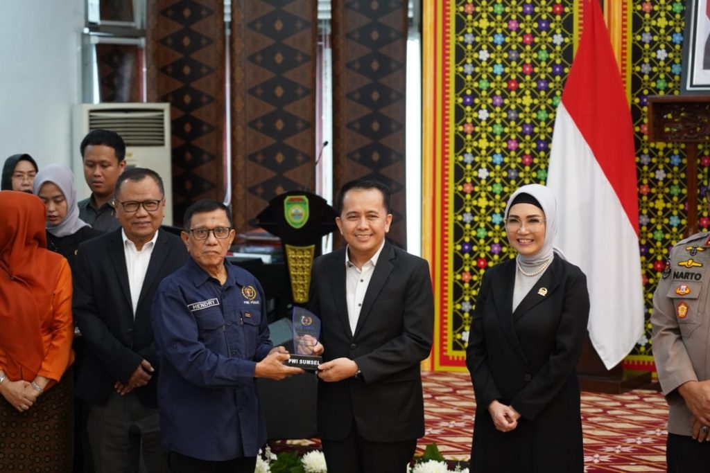 wakil-bupati-h-ardani-hadiri-pelantikan-pengurus-pwi-sumsel-dan-ikwi-sumsel-1024x683 Wakil Bupati H. Ardani Hadiri Pelantikan Pengurus PWI Sumsel dan IKWI sumsel