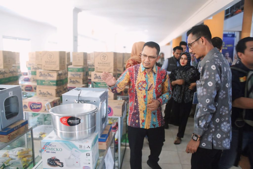 A2-7-1024x682 Pemkab Muba Serahkan Bantuan Usaha Ekonomi Produktif