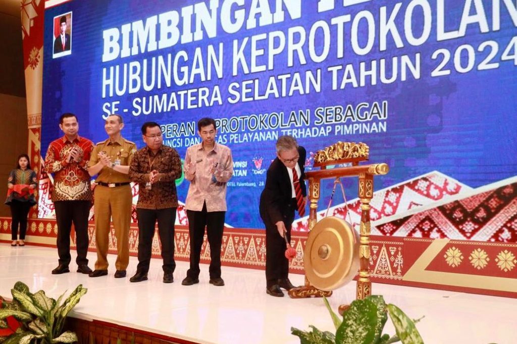 A2-8-1024x683 Pj Gubernur Agus Fatoni Buka Bimtek Hubungan Keprotokolan se-Sumsel